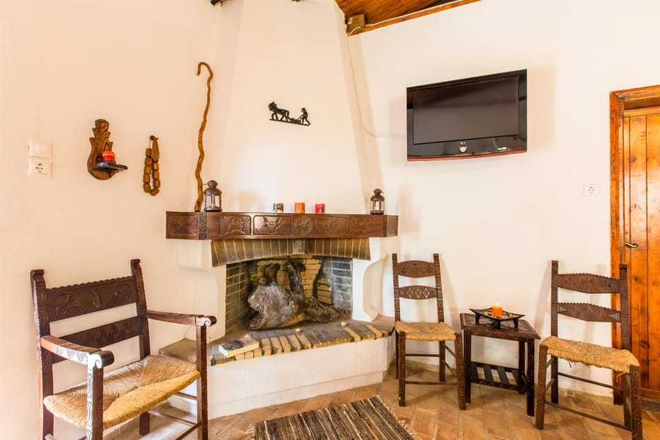 Communal lounge/ TV room, TV and multimedia, Living room