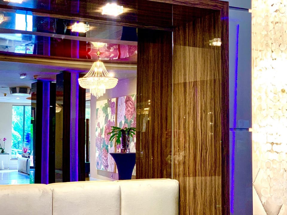 Living room, Lobby or reception, Business facilities, Decorative detail, Seating area, On site