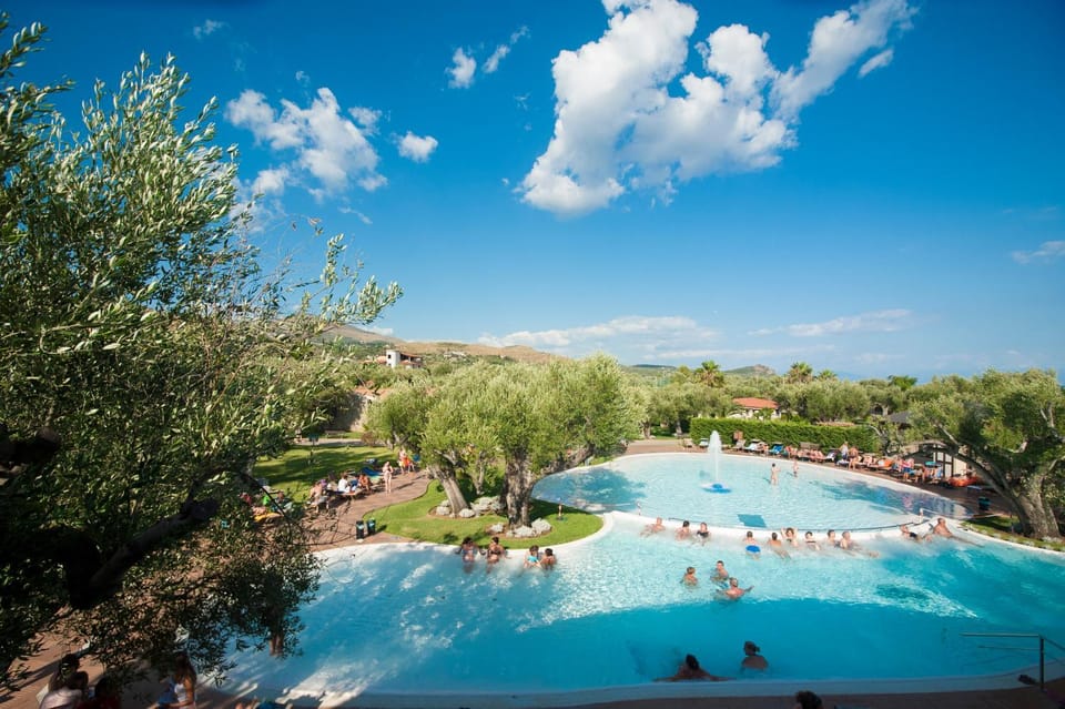 Day, Pool view, group of guests