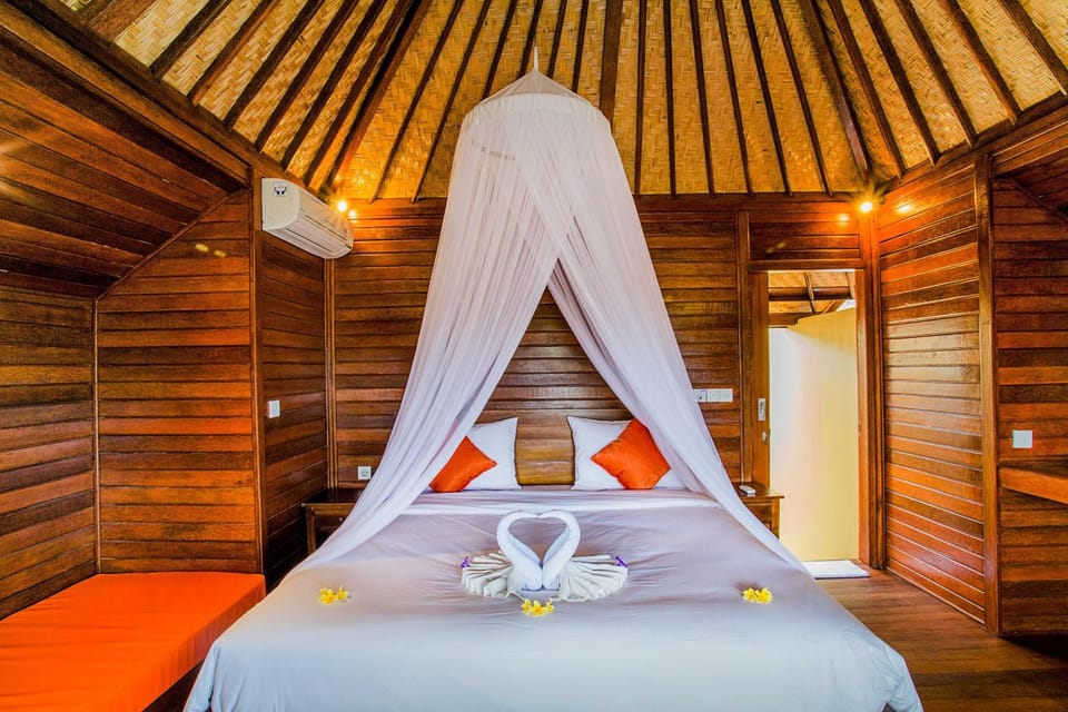 Samanta Huts Campground/ 
RV Resort in Nusapenida