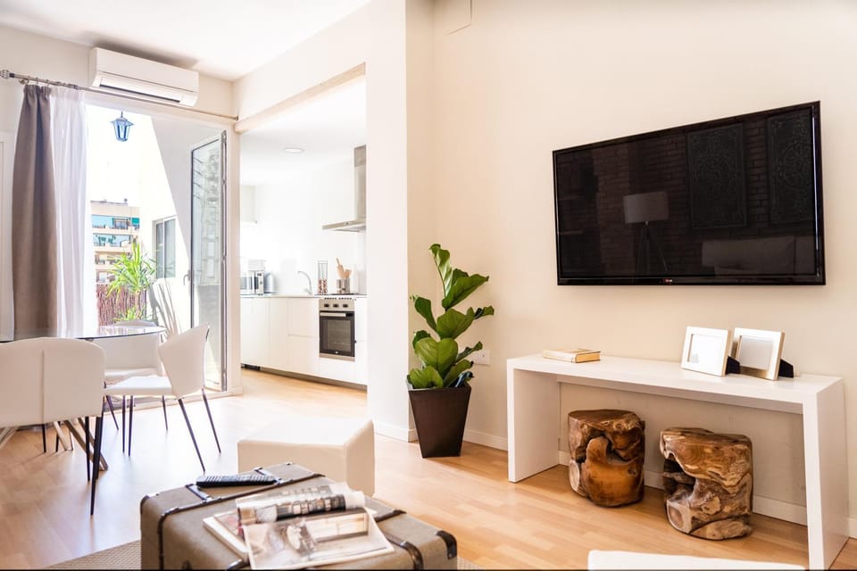 TV and multimedia, Living room, Dining area
