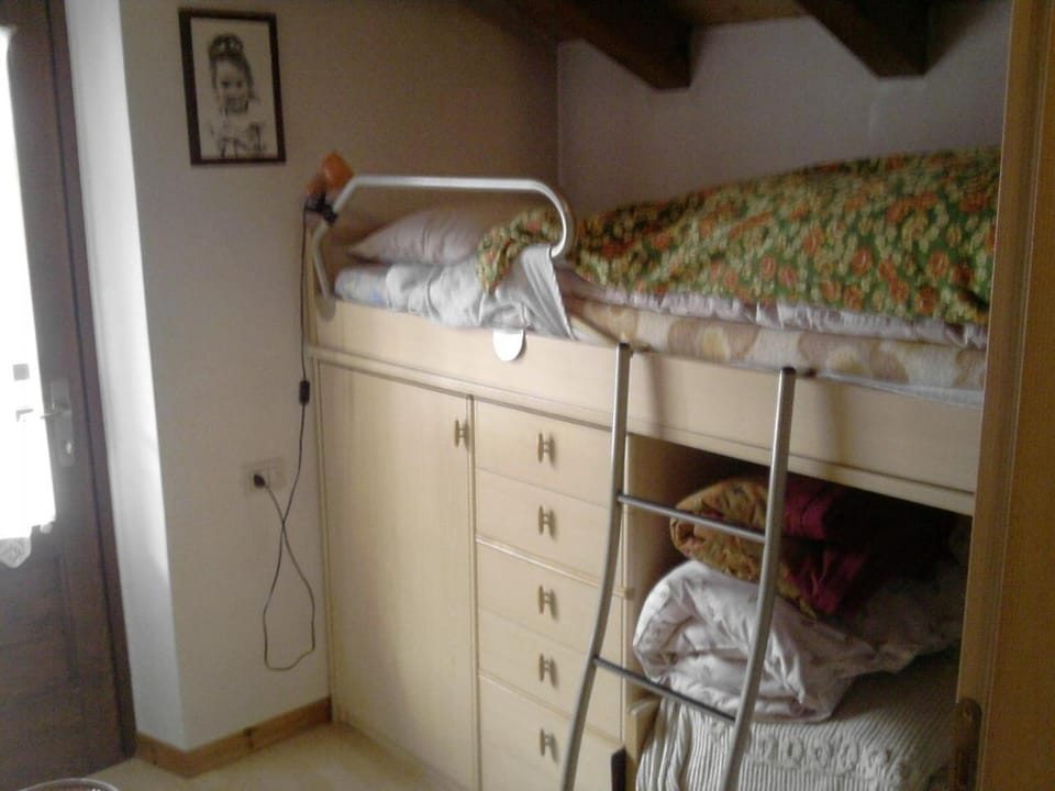 bunk bed