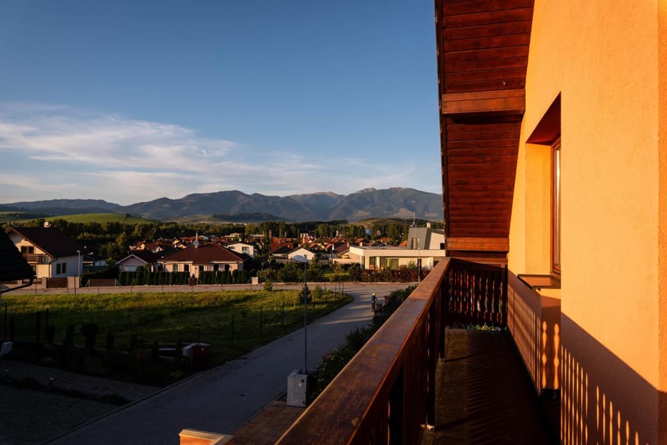 Balcony/Terrace, Mountain view