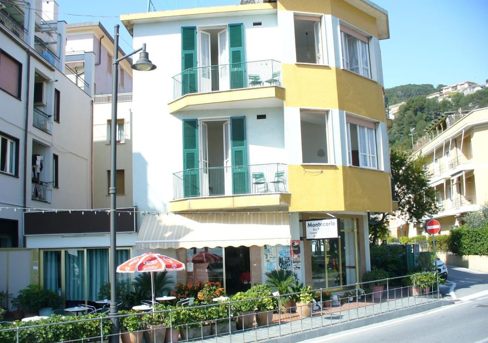 Affittacamere Montecarlo Bed and Breakfast in Laigueglia