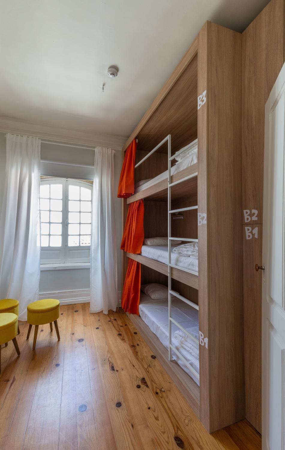Bed, Photo of the whole room, Bedroom, bunk bed, towels, wardrobe