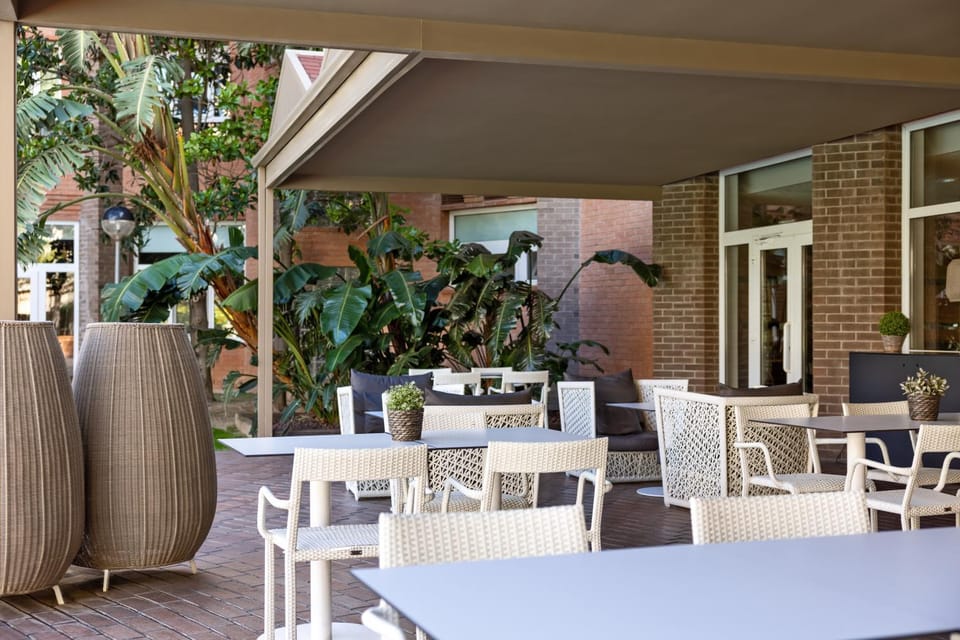 Patio, Restaurant/places to eat, Balcony/Terrace
