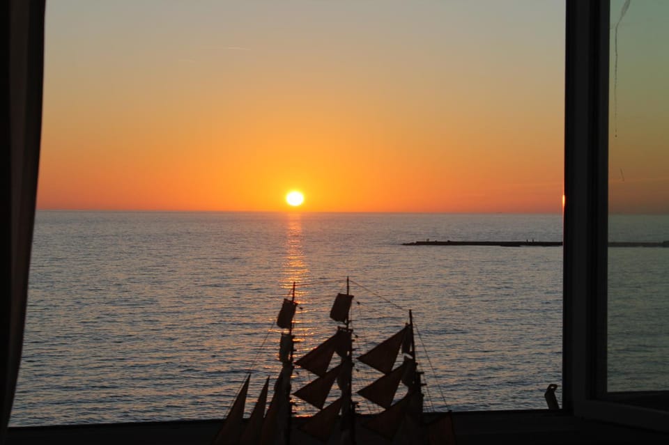 Living room, Sea view