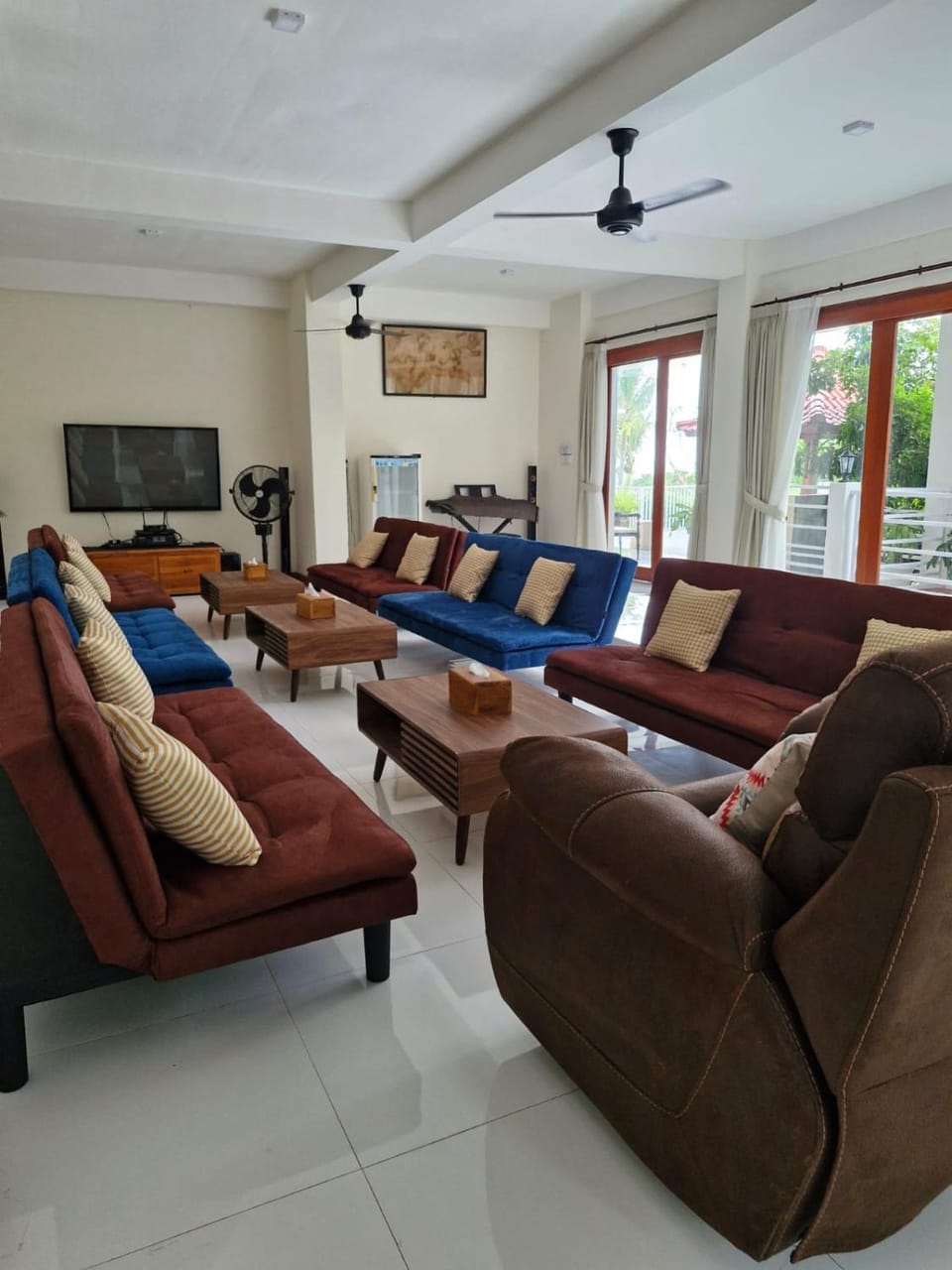 Living room, Seating area
