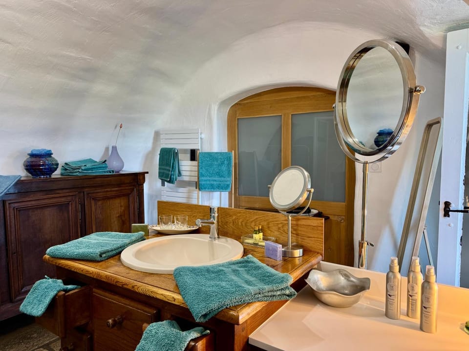 Le Mas Saint Jacques Bed and Breakfast in Le Pontet