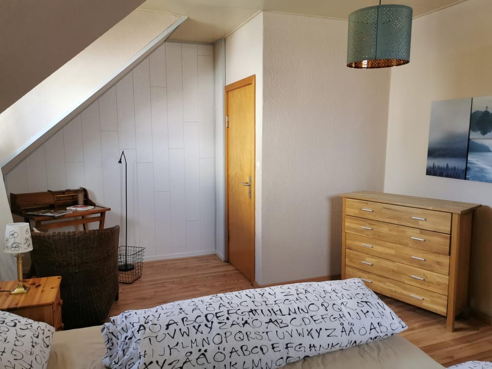 Bed, Decorative detail, Bedroom