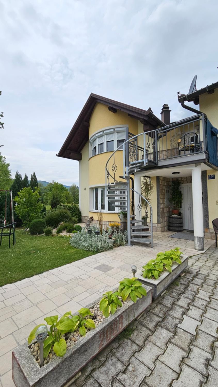 Rooms & Apartment Jozić Bed and Breakfast in Federation of Bosnia and Herzegovina