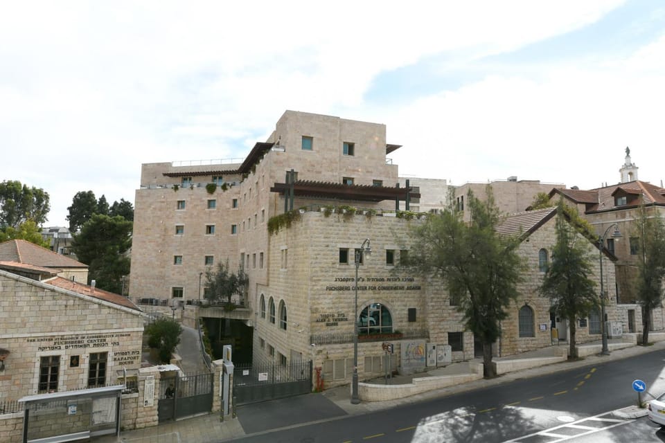 Property building, Nearby landmark, Street view