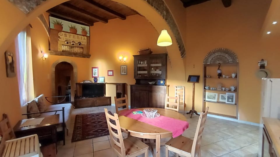 Dimora del Pavone House in Tivoli