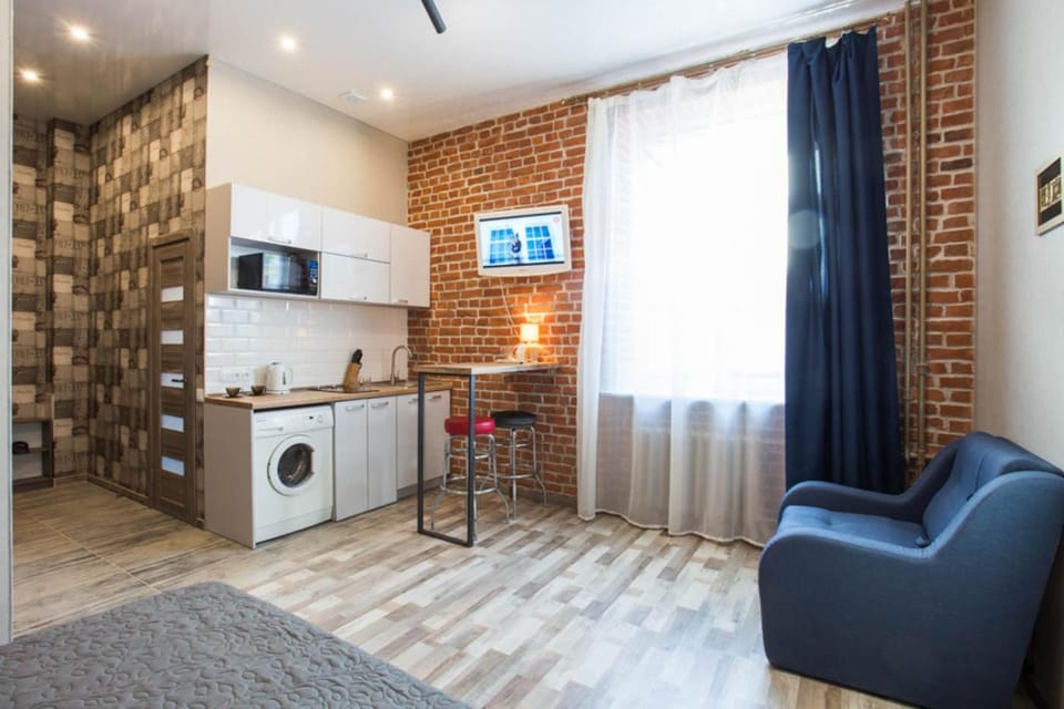 Kitchen or kitchenette, Seating area, Dining area