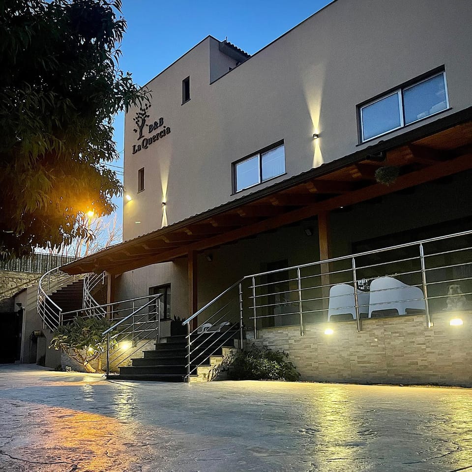 Property building, Patio, Day, Parking