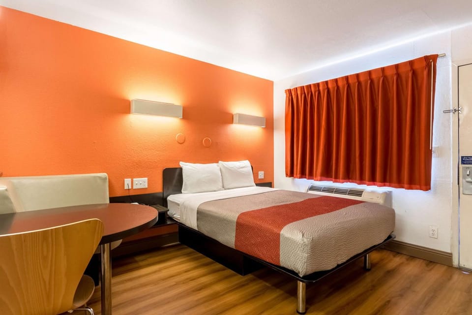 Photo of the whole room, On site