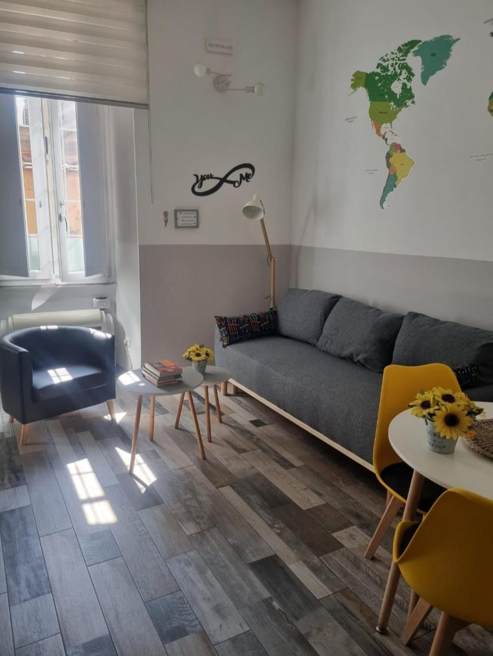 Bed, Living room