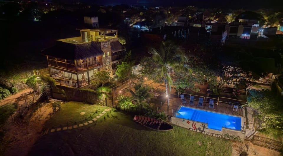 Property building, Night, Bird's eye view, Garden, TV and multimedia, Swimming pool, Inner courtyard view