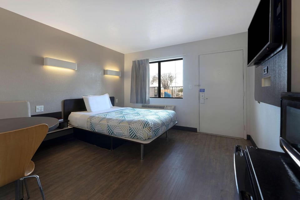 Photo of the whole room, On site