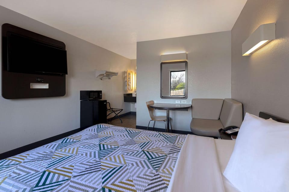 Photo of the whole room, On site