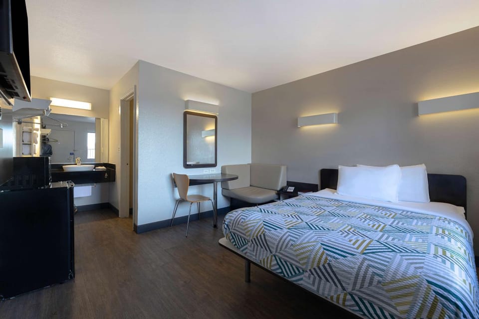 Photo of the whole room, On site