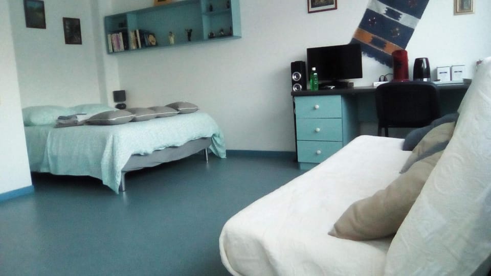 Living room, Photo of the whole room