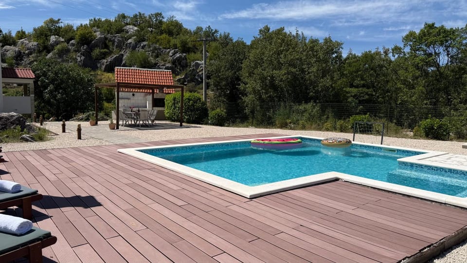 Private Villa Bonaventura with Pool & Jacuzzi & BBQ for Families & Groups near Split Villa in Split-Dalmatia County