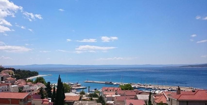 Neighbourhood, Natural landscape, Beach