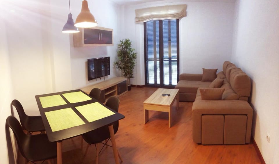 Living room, Photo of the whole room, Dining area