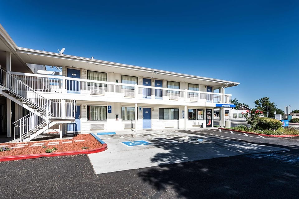 Property building, Day, On site, Time of day