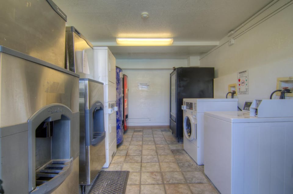 Fitness centre/facilities, Other, Food, Drinks