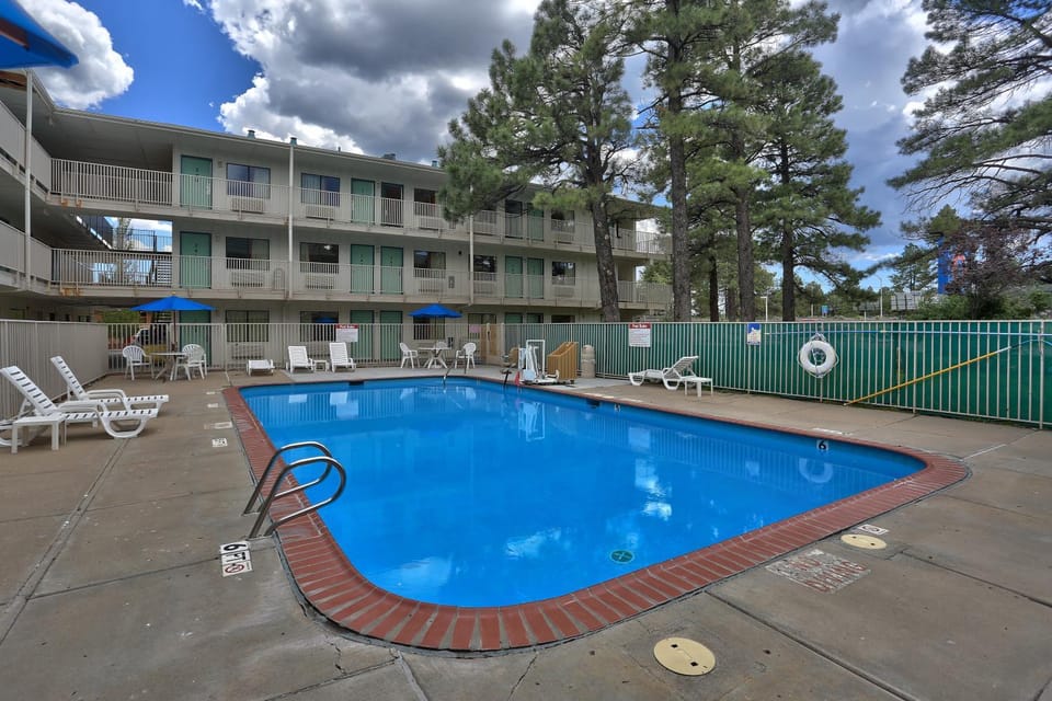 Swimming pool, Swimming pool