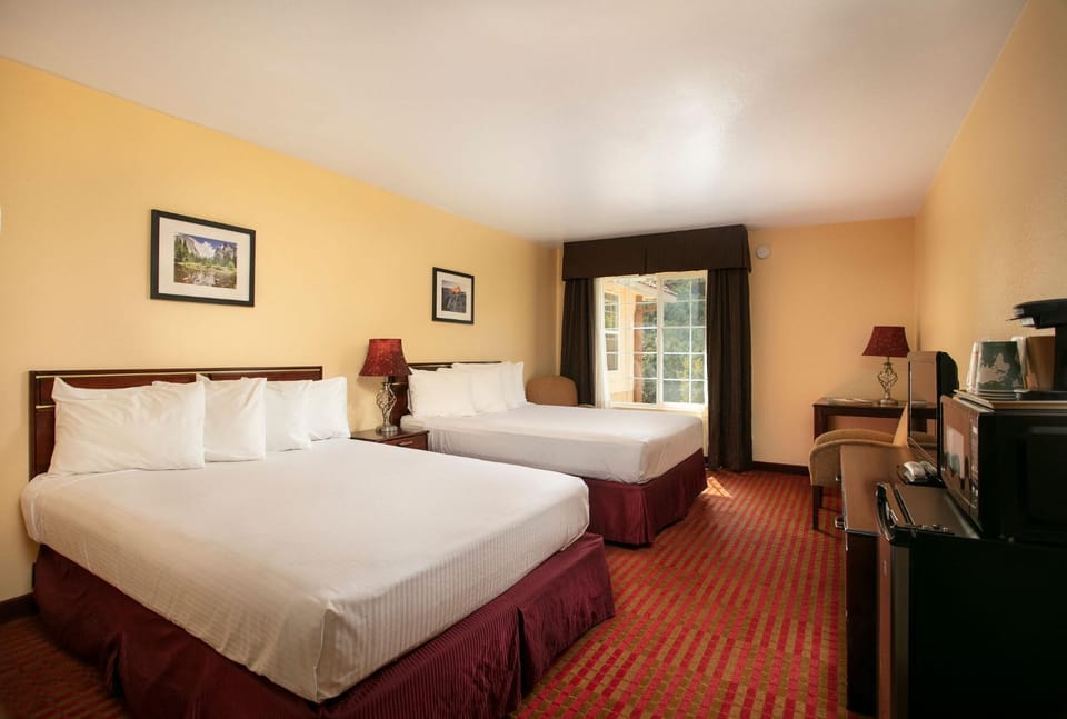 Bed, Photo of the whole room, Decorative detail, Bedroom