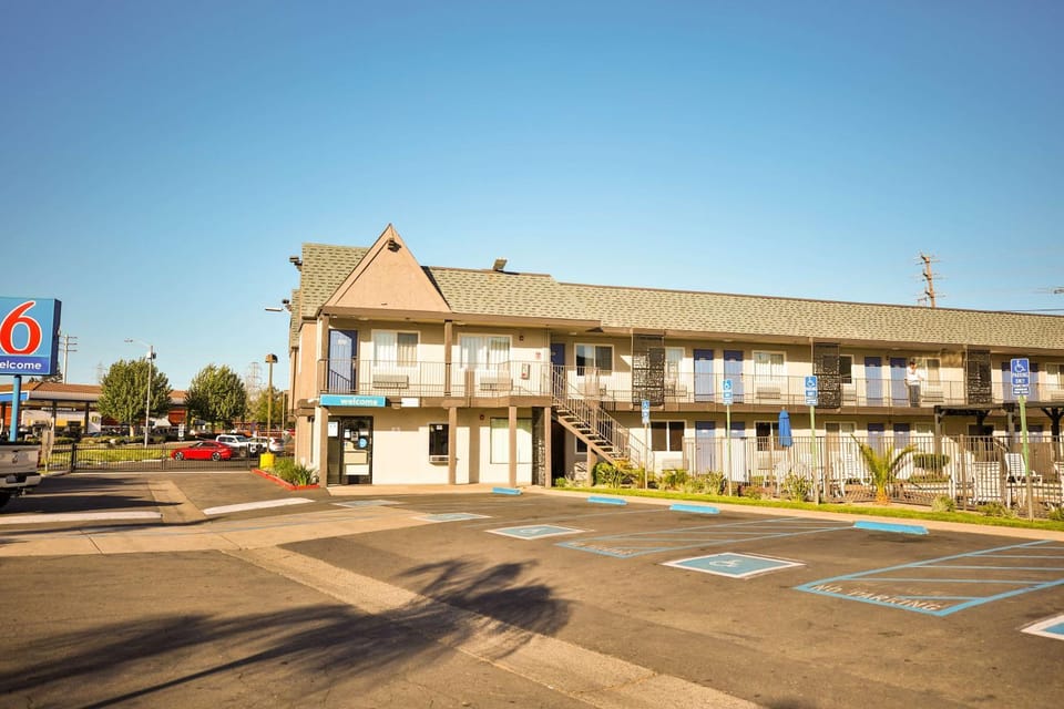 Property building, Parking