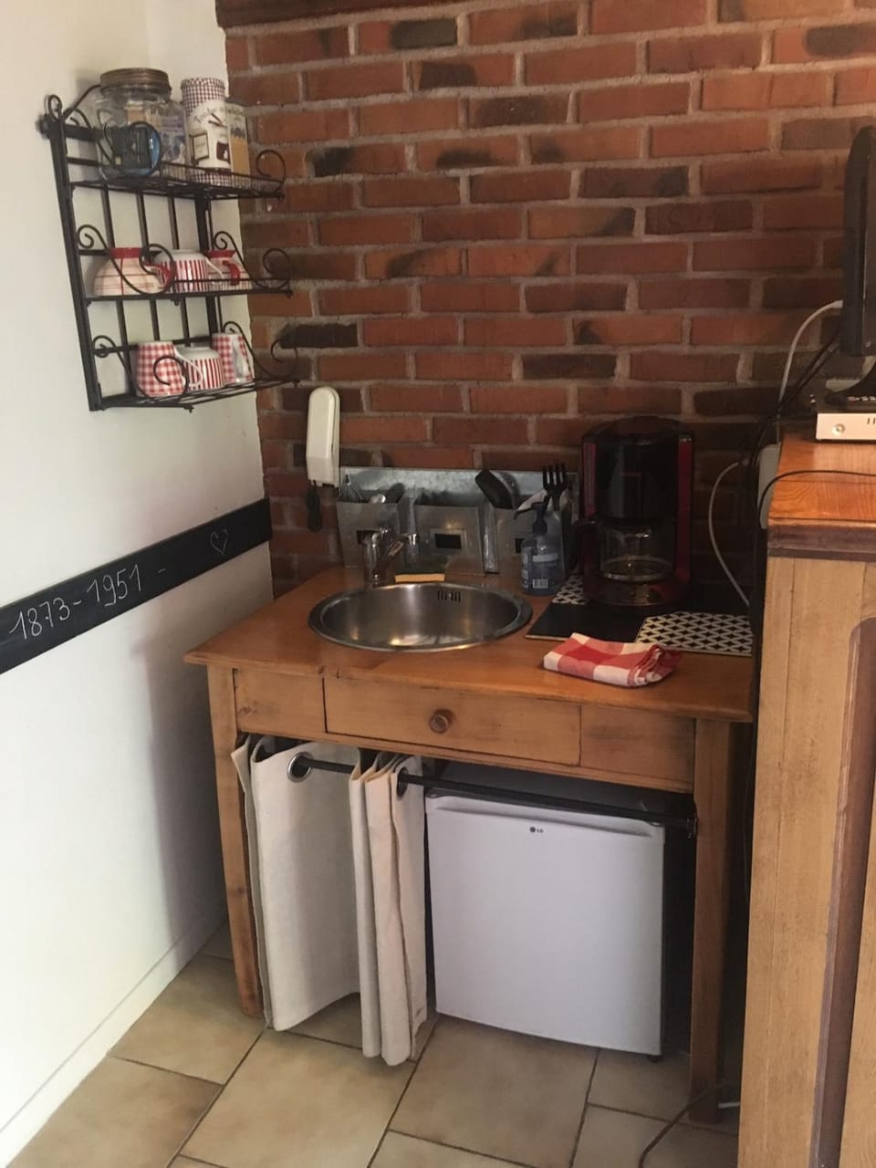 Coffee/tea facilities, Kitchen or kitchenette