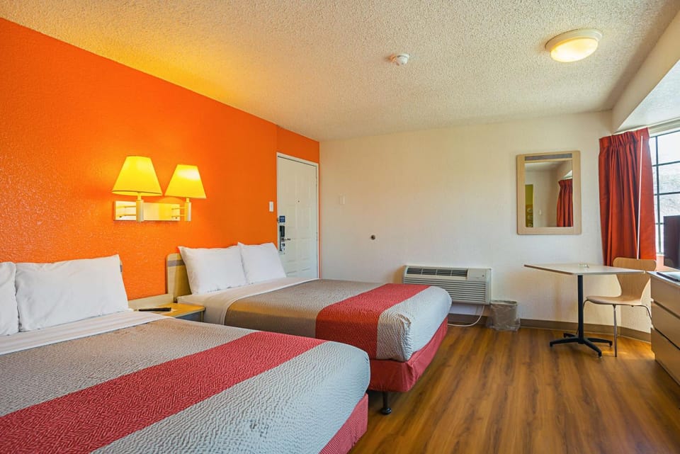 TV and multimedia, Photo of the whole room, Bedroom, On site