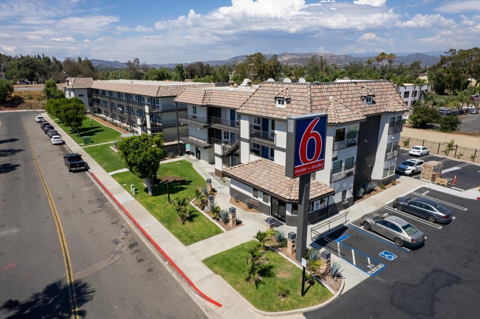 Motel 6-Escondido, CA Hotel in Escondido Village