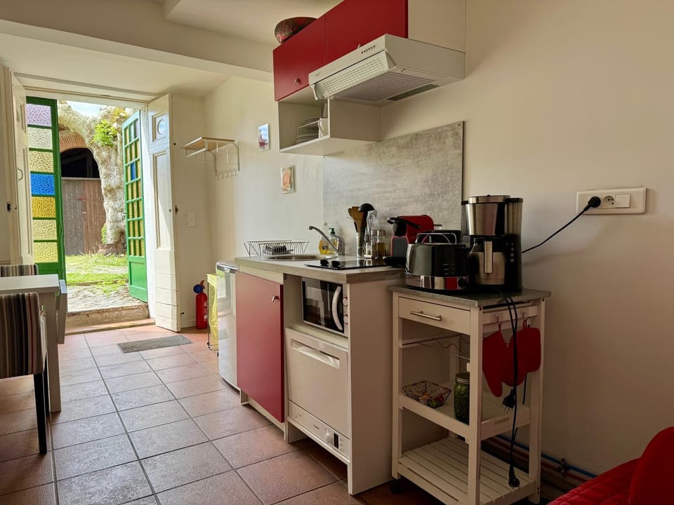 Coffee/tea facilities, Kitchen or kitchenette, toaster