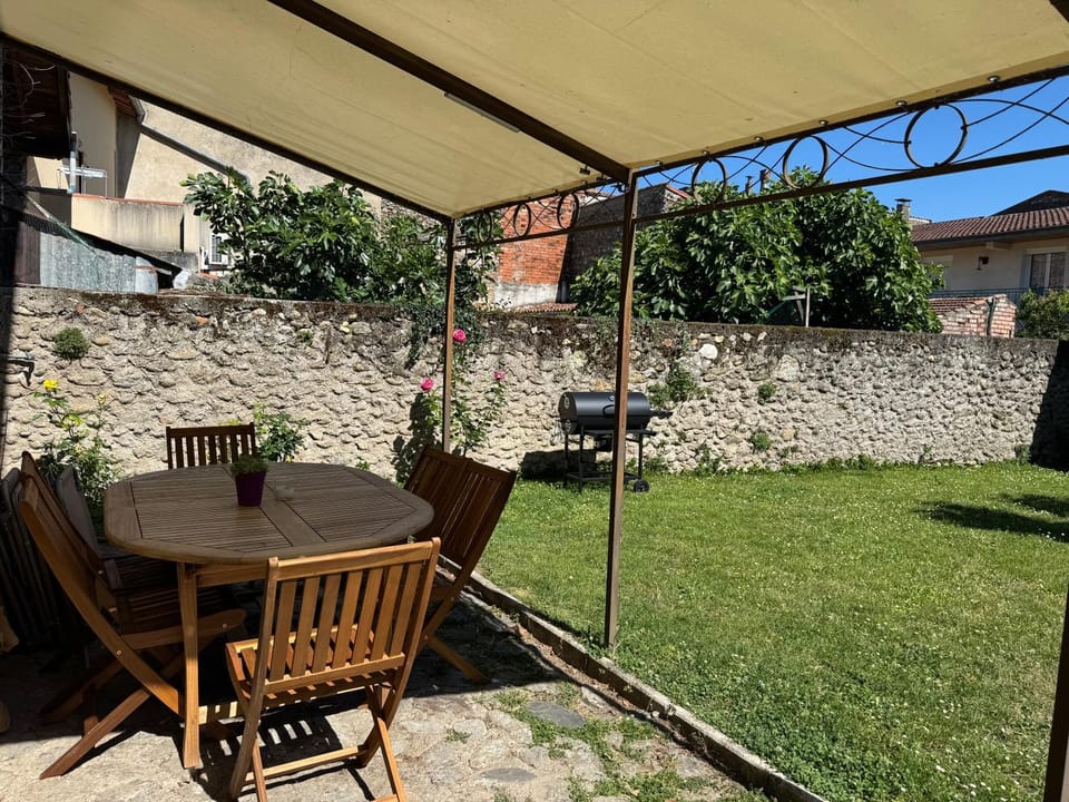 Patio, Garden, Dining area