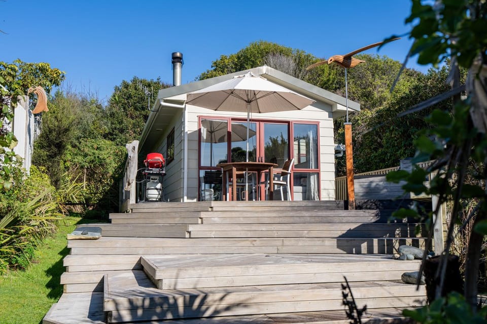 Whare Manu Boutique Cottage House in Southland