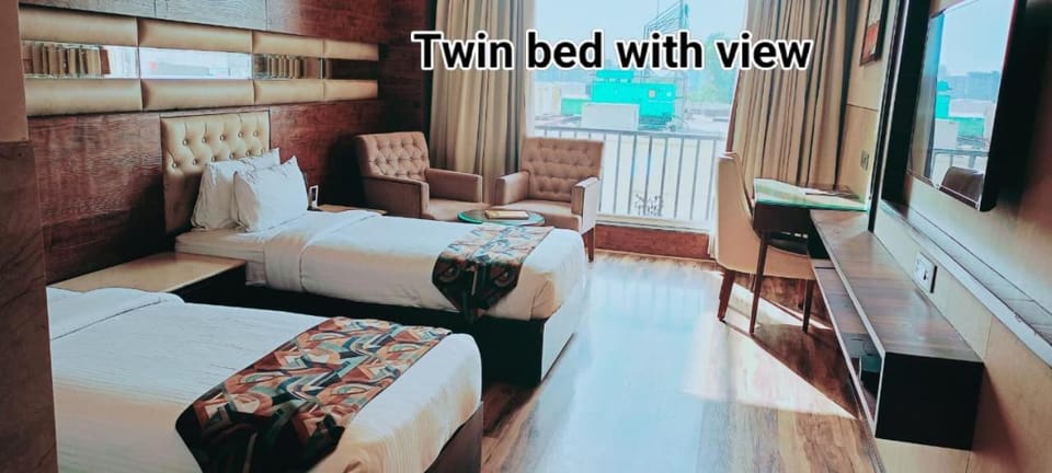 Photo of the whole room, Seating area, Bedroom