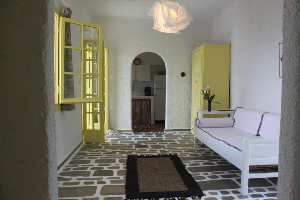 Bed, Living room, Bedroom