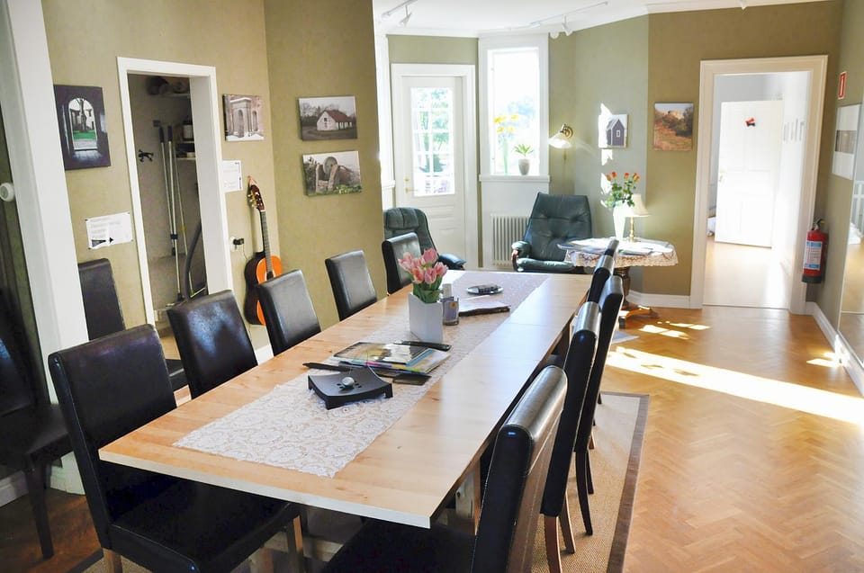 Communal lounge/ TV room