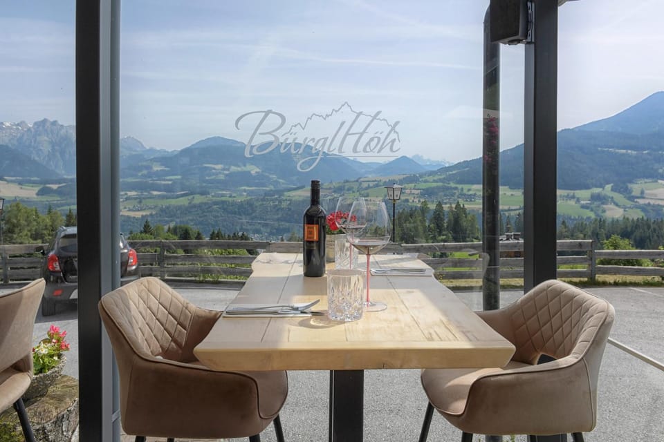 Day, Natural landscape, View (from property/room), Dining area, Mountain view