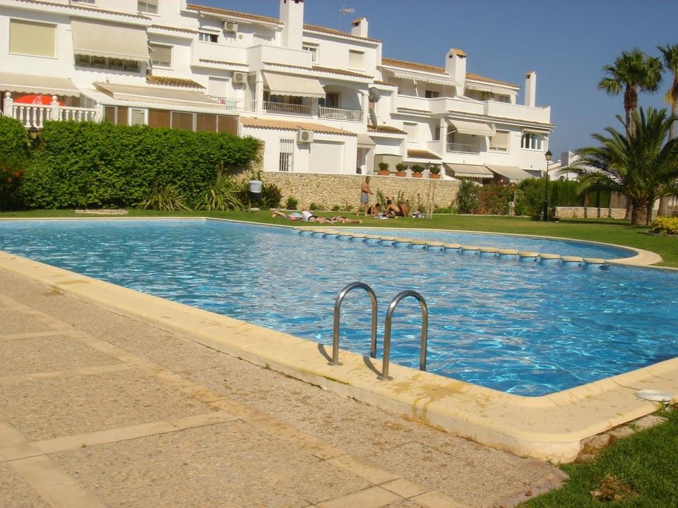 Swimming pool, Swimming pool