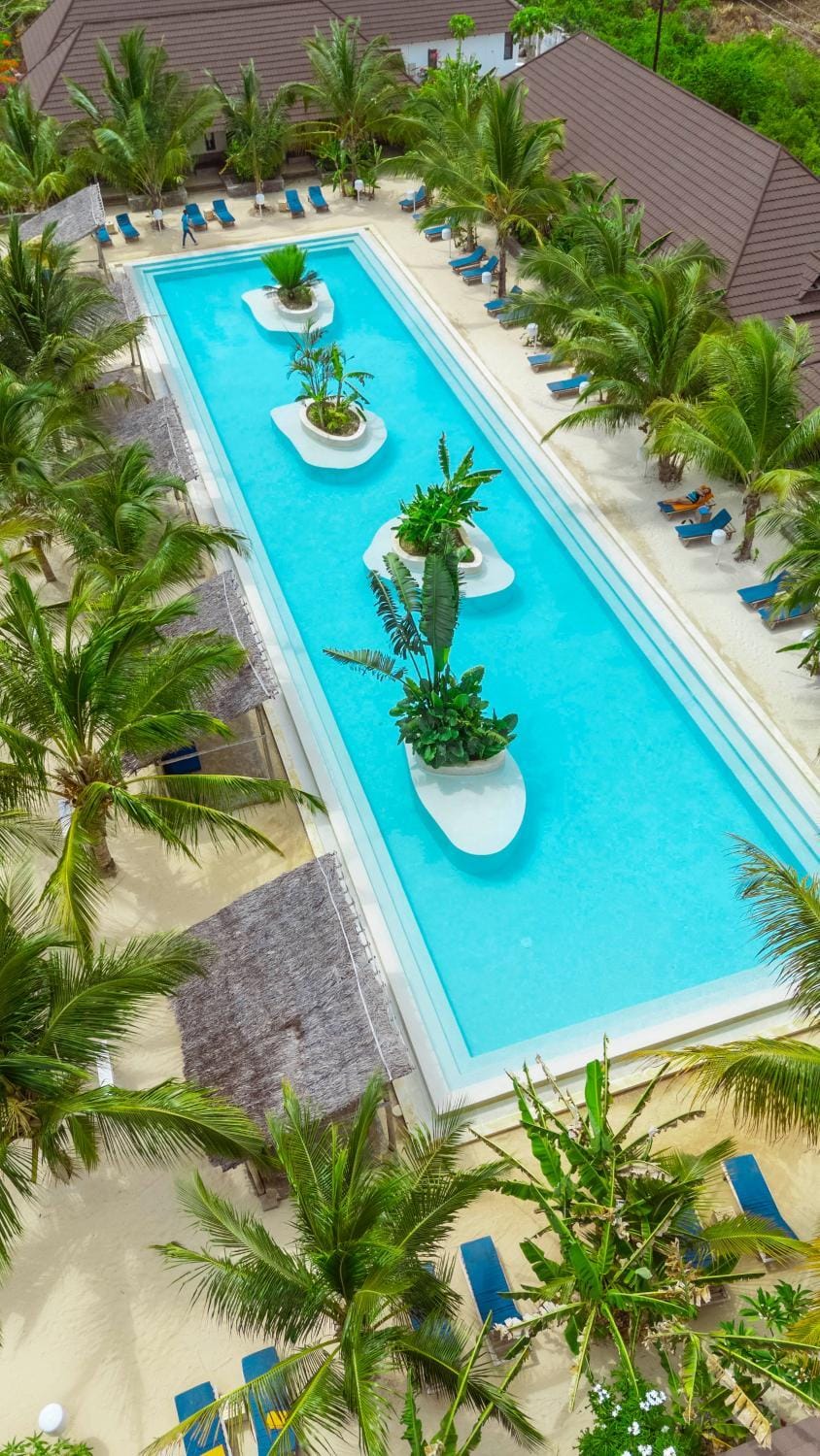 Property building, Swimming pool