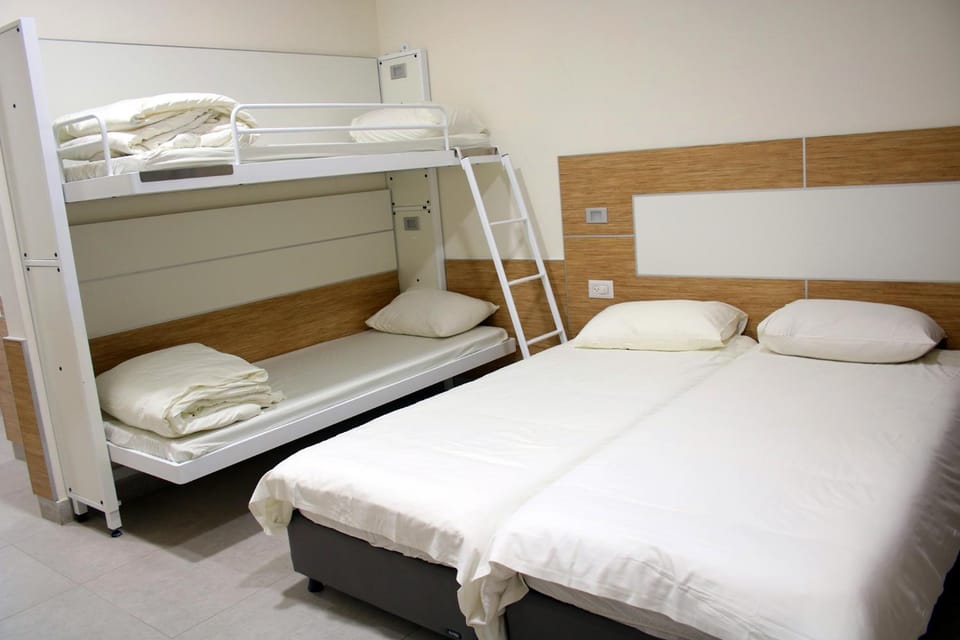 Bed, Bedroom, bunk bed