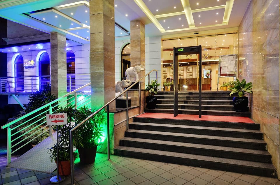 Facade/entrance