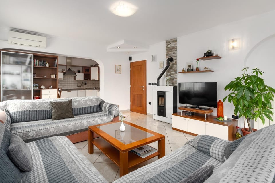 Living room, air conditioner