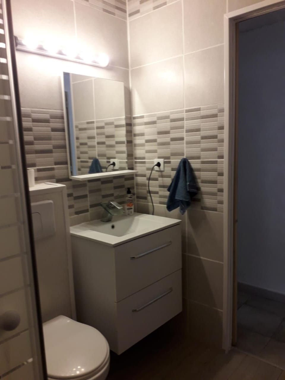 Shower, Toilet, Bathroom
